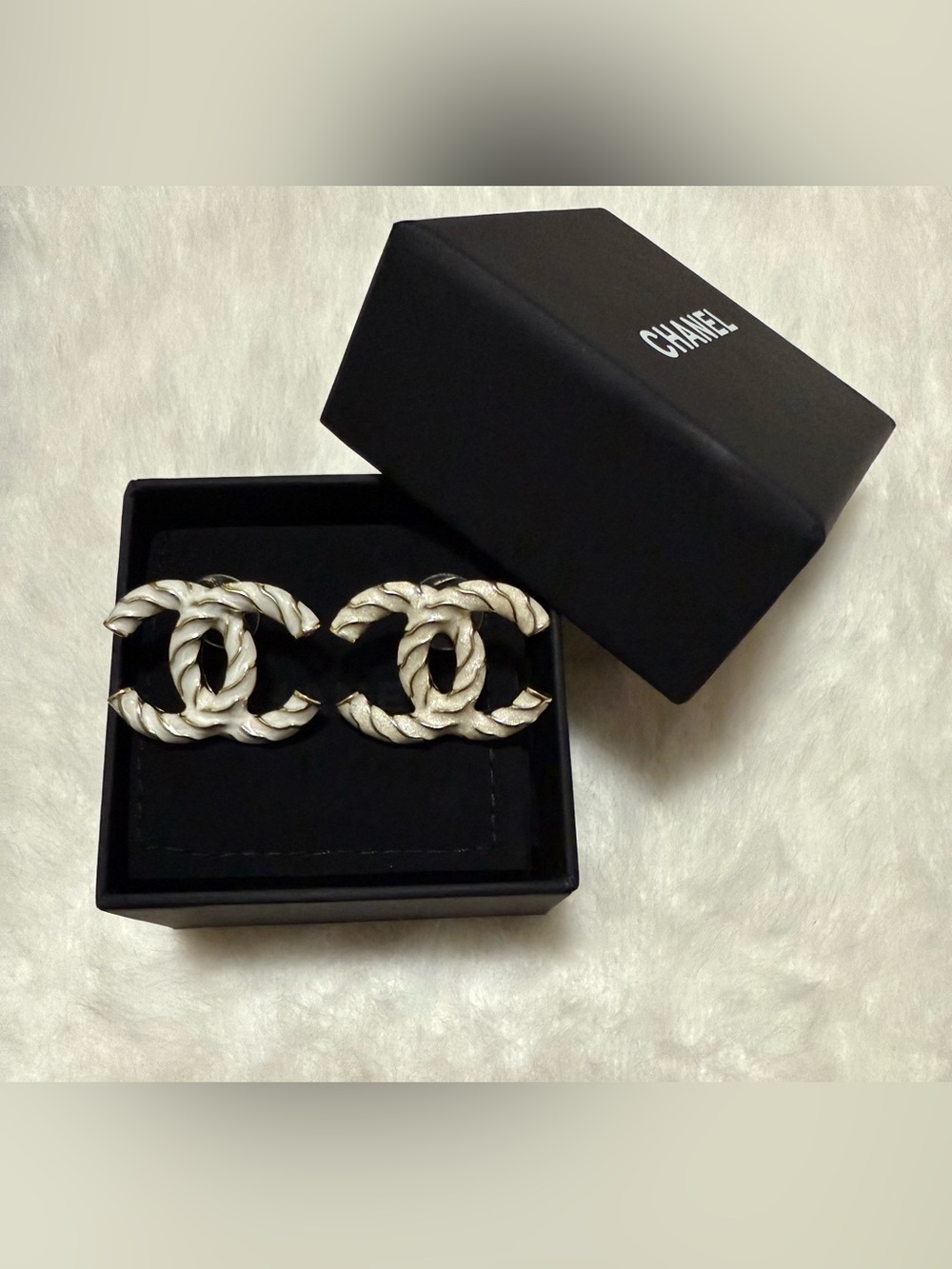 CC TWIST Soft White Enamel Interlocking Monogram Earrings